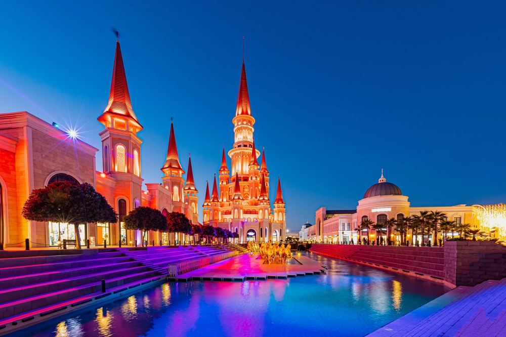 Illuminated castle and promenade at night in Belek, Antalya | Cat Scratch Treatment in Belek | Online Doctor & Online Prescription | E-rx.online