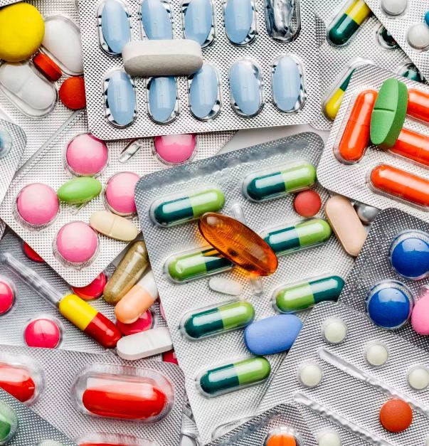 Blister packs with tablets and capsules prescribed by a doctor | On-Duty Pharmacy in Datca | Online Doctor & Online Prescription | E-rx.online