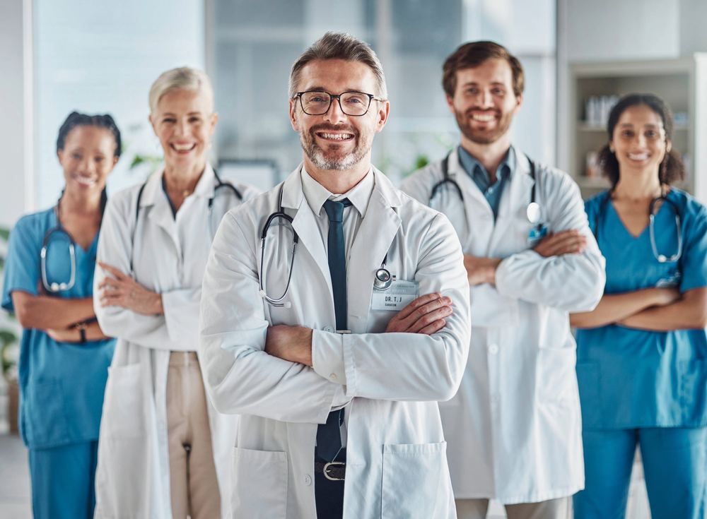 Online doctor Bodrum: smiling medical team with doctors and nurses | Stye Treatment in Bodrum | Online Doctor & Online Prescription | E-rx.online